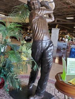 Golf Statue