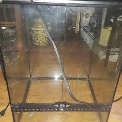20 Gallons terrarium 