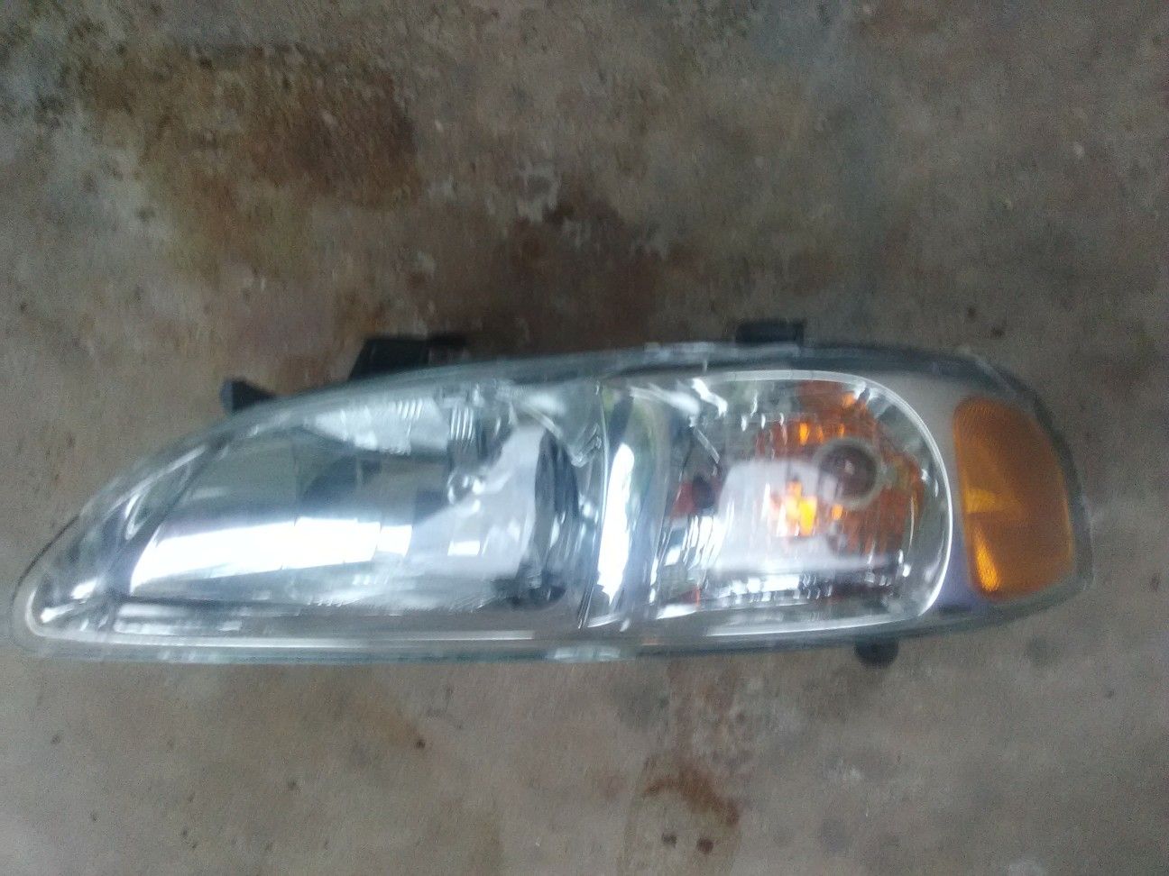 2015 Hyundai Elantra se headlight