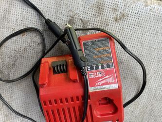 Milwaukee M 12 M 18 car charger