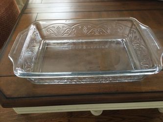 ANCHOR HOCKING ROSEWATER LAUREL EMBOSSED BAKER