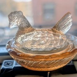 Mini Glass Hen on A Nest Peach Color
