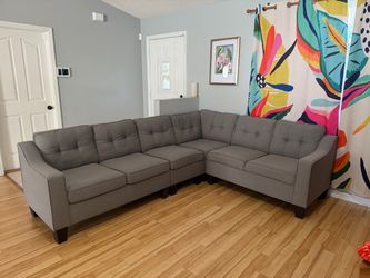 Gray Tufted Althoff Upholstered L-Shaped Sectional Left Hand Facing L-Shaped Sectional Sofa