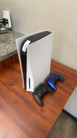 Sony PlayStation 5 Disc w/ 2 Controllers