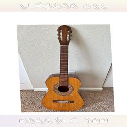 set southern Acoustic Guitar Wonderful Sound and Traditional Build