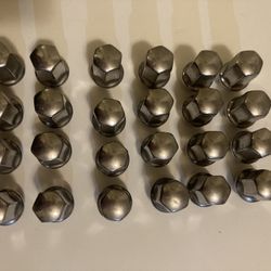 24 GM Chevy GMC Full Size Lug Nuts 