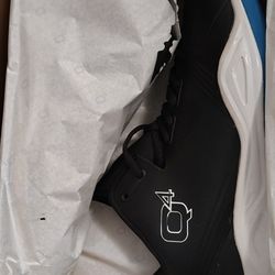 Size 10 Q4 Basketball Shoes Brand New 