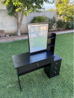 Vanity desk