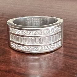 14 Karat Gold White Diamond Ring