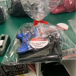 PS4 Slim 500GB Gift Bundle With Controller & 2 Games 