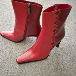 MONICA MAGLI LEATHER BOOTS MINT!  Size 9