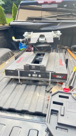 Demco 18K Fifth Wheel Hitch