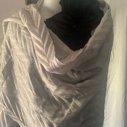 “ Jones New York “ Pashmina Shawl Silver 