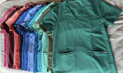 FIGS Casma Three-Pocket Scrub Tops
