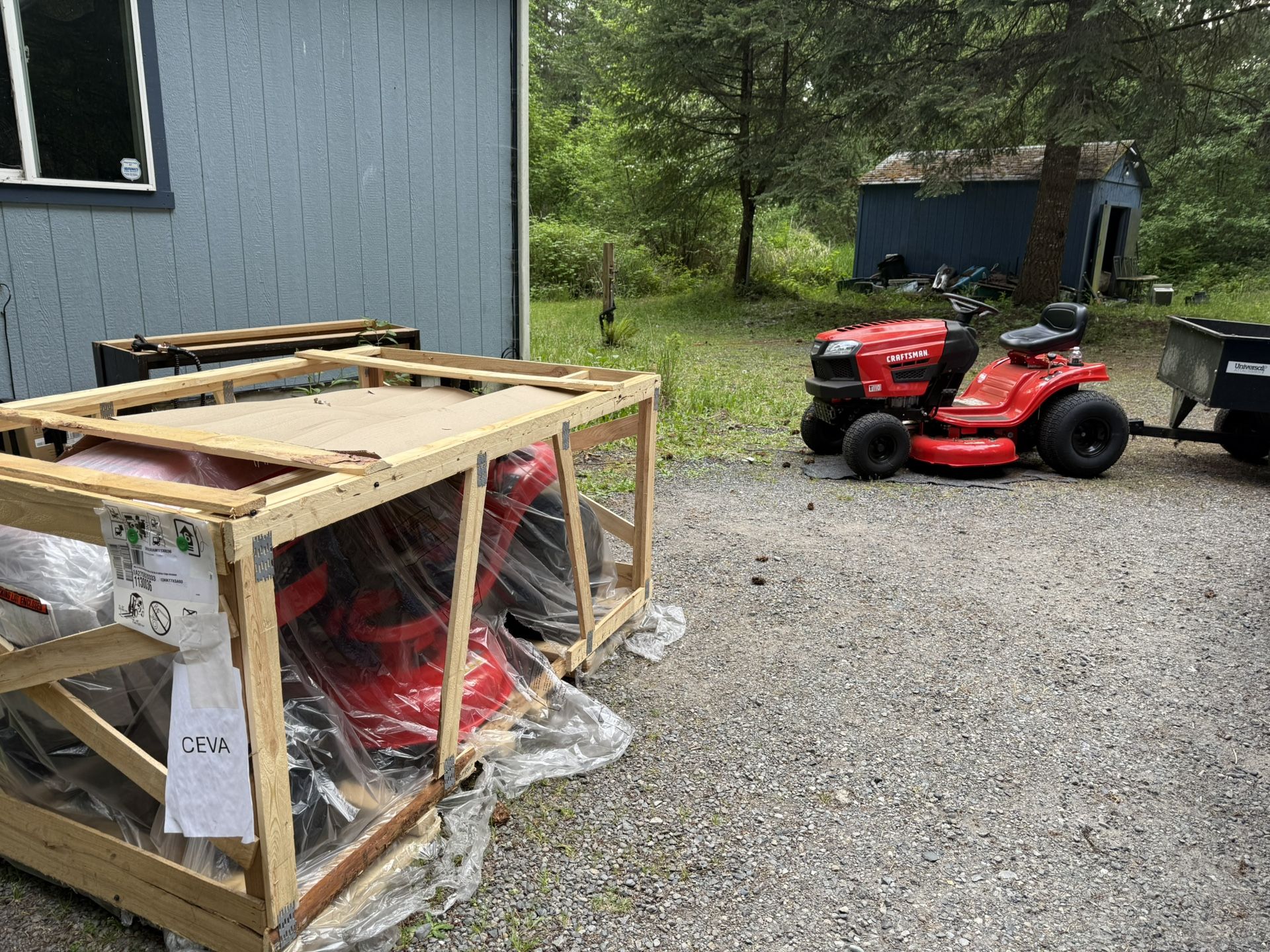 Craftsman New In Crate With 42 Inch Cutting Deck