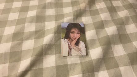 ILLIT photocard