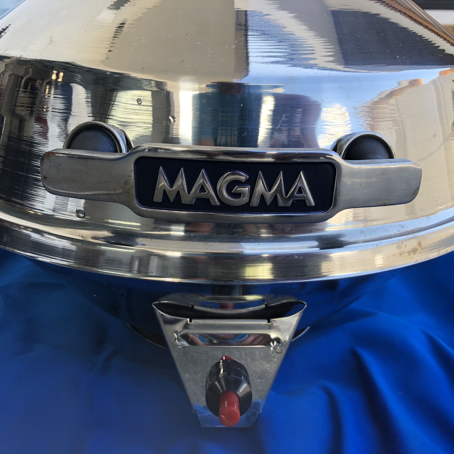 Magma Marine Kettle Grill