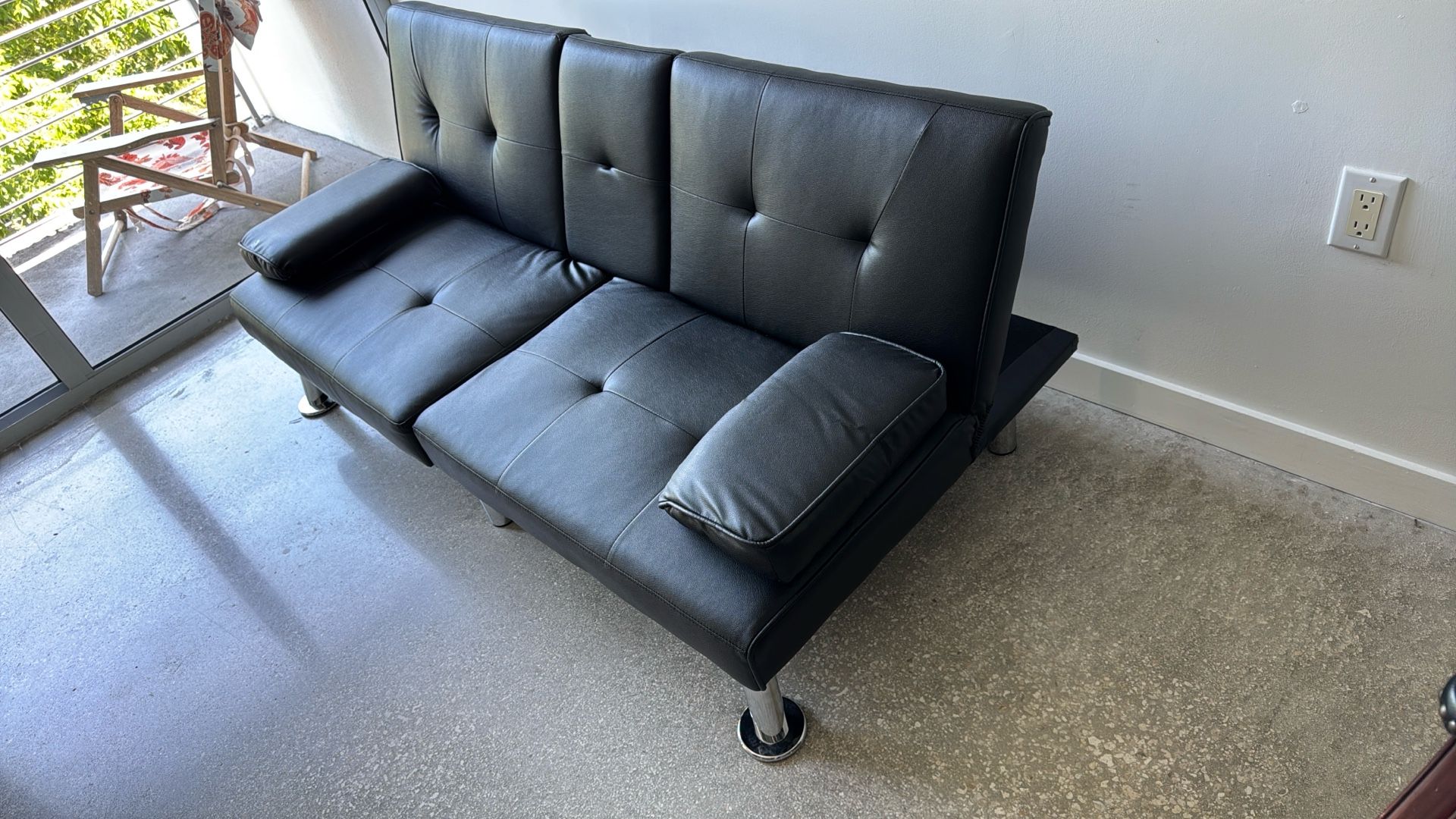 Sofa Bed (practically New) Must Pickup From https://offerup.com/redirect/?o=c2lzLk1pYW1p