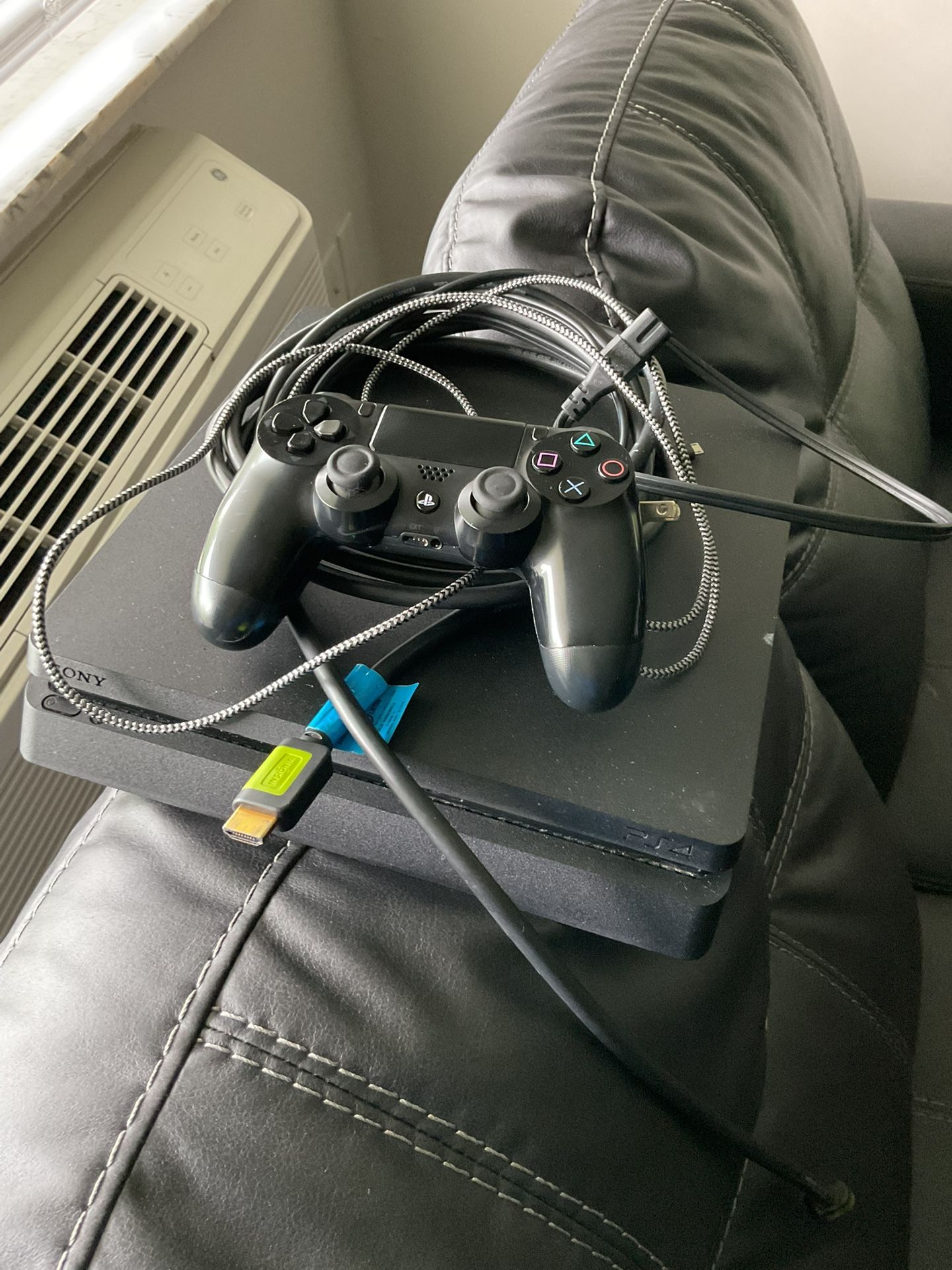 Playststion 4 Slim 1tb