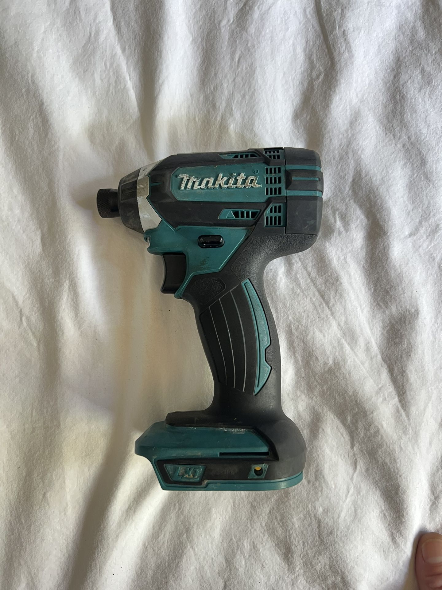 Makita XDT11 18V LXT Lithium-Ion Cordless Impact Driver (Tool  ONLY)