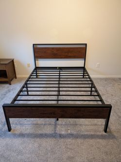 Full Size Wood & Metal Bedframe