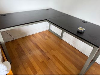 Computer desk