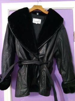 Women's Coats , Jackets And Sweaters