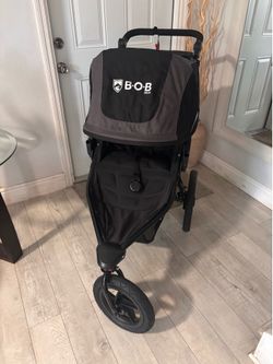 BOB Gear Revolution Flex Jogging Stroller almost NEW