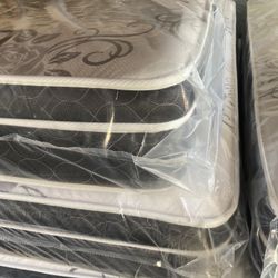 California Eastern King Mattress And Boxspring 