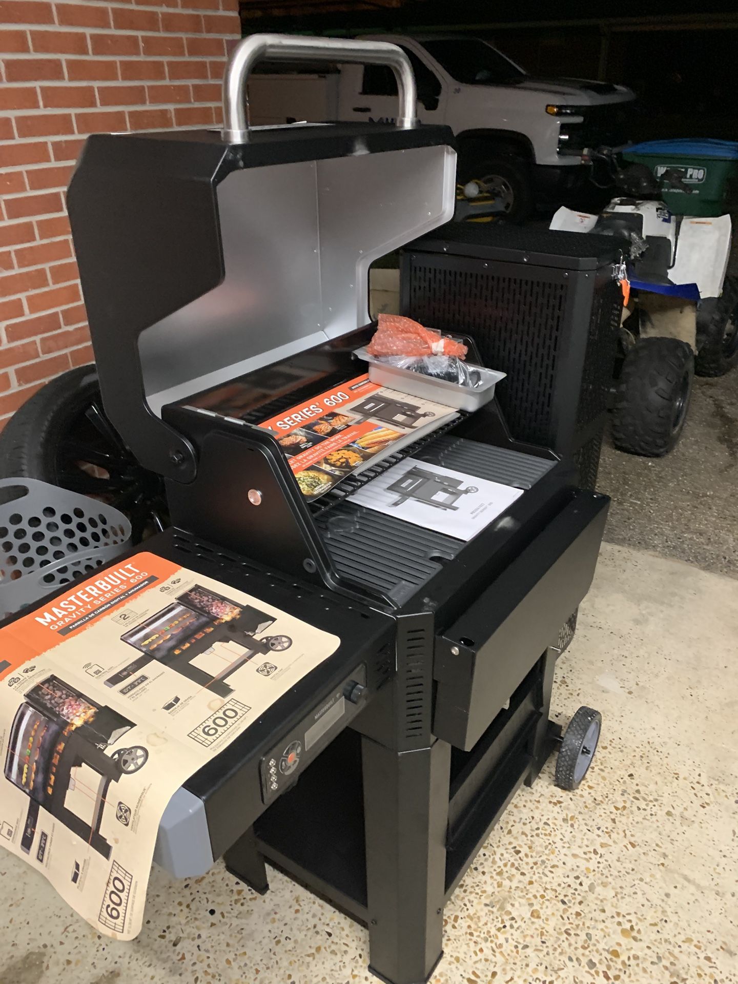 Grill And Smoker MASTERBUILT Series 600