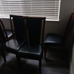 4 Chairs 1 Recliner Chair And Tall Lamp