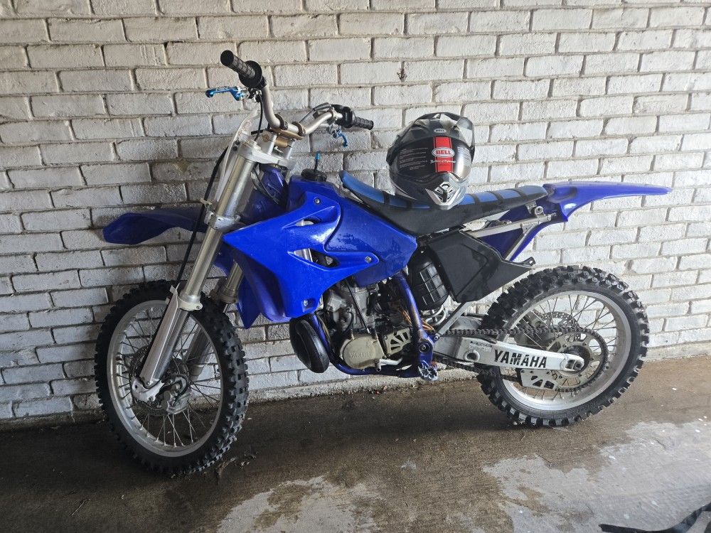 Yamaha yz250 2 stroke dirtbike