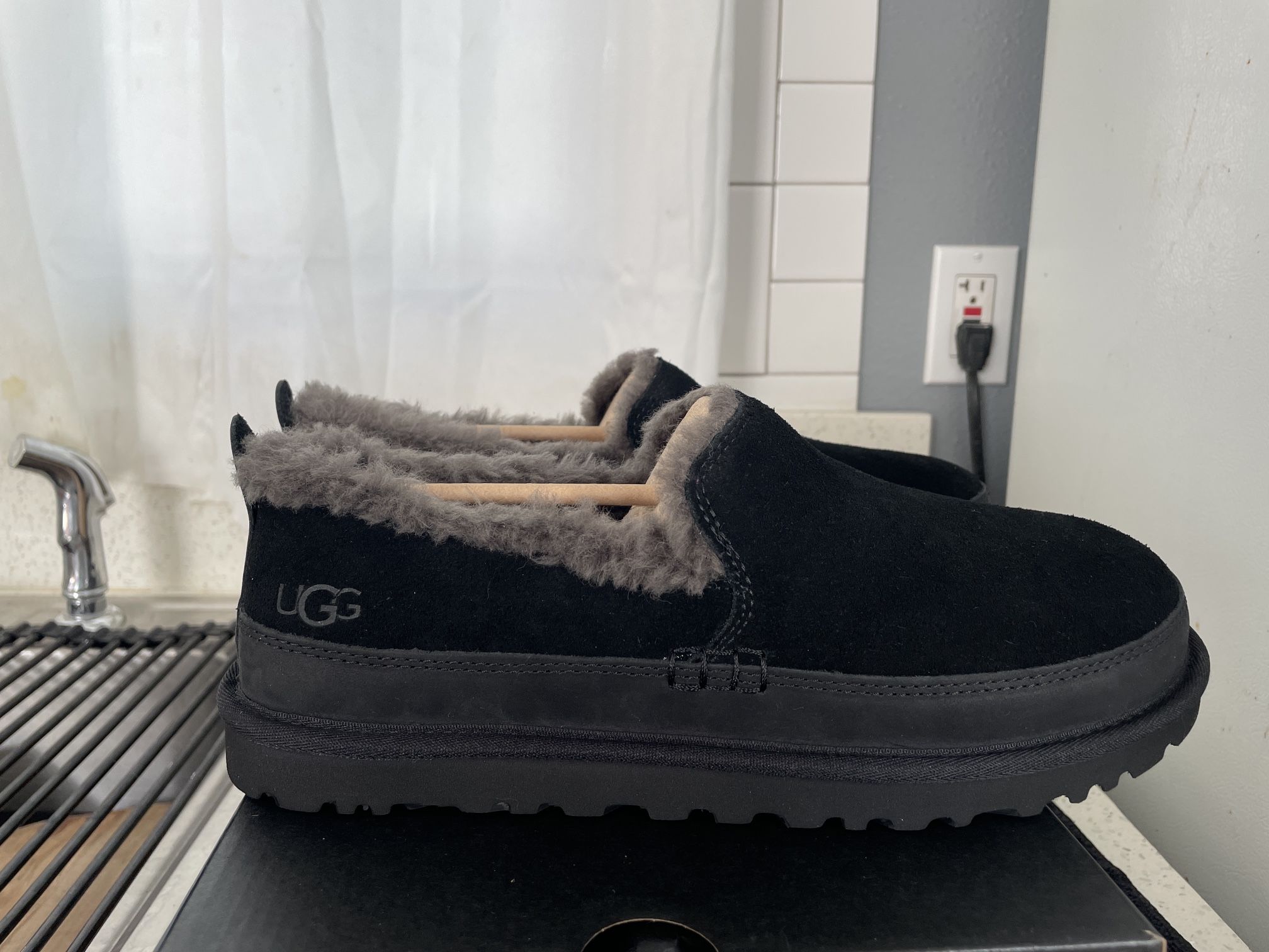 UGG