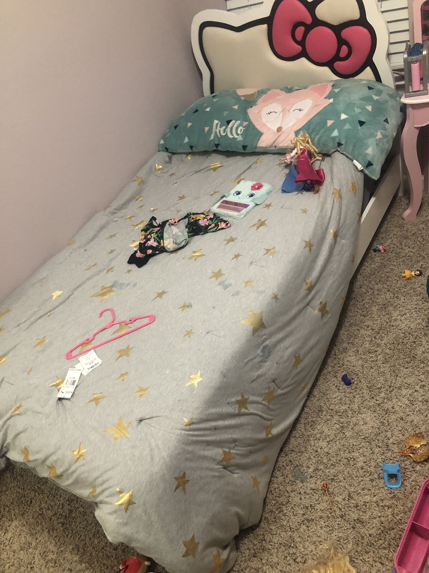 Twin bed and toddler bed