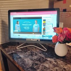 HP 24 All-In-One Desktop  

(AMD A8-7410, 8GB RAM, 1 TB HDD, Windows 10 Home)