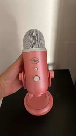 Logitech creators pink yeti USB Microphone