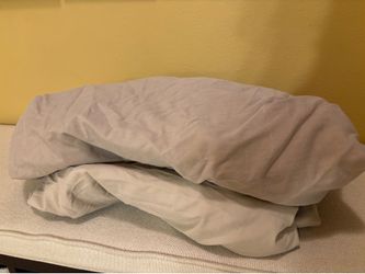 2 twin fitted sheets