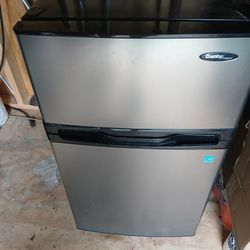 Small freezer refrigerator