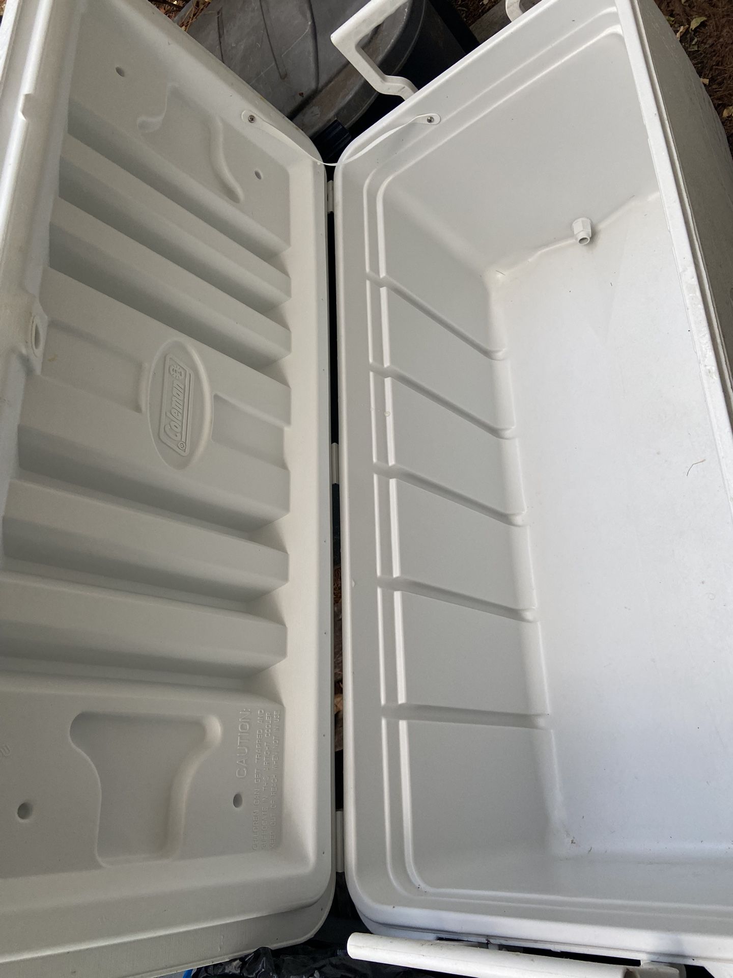 coleman xtreme cooler 5250 Super Large 2 Handles