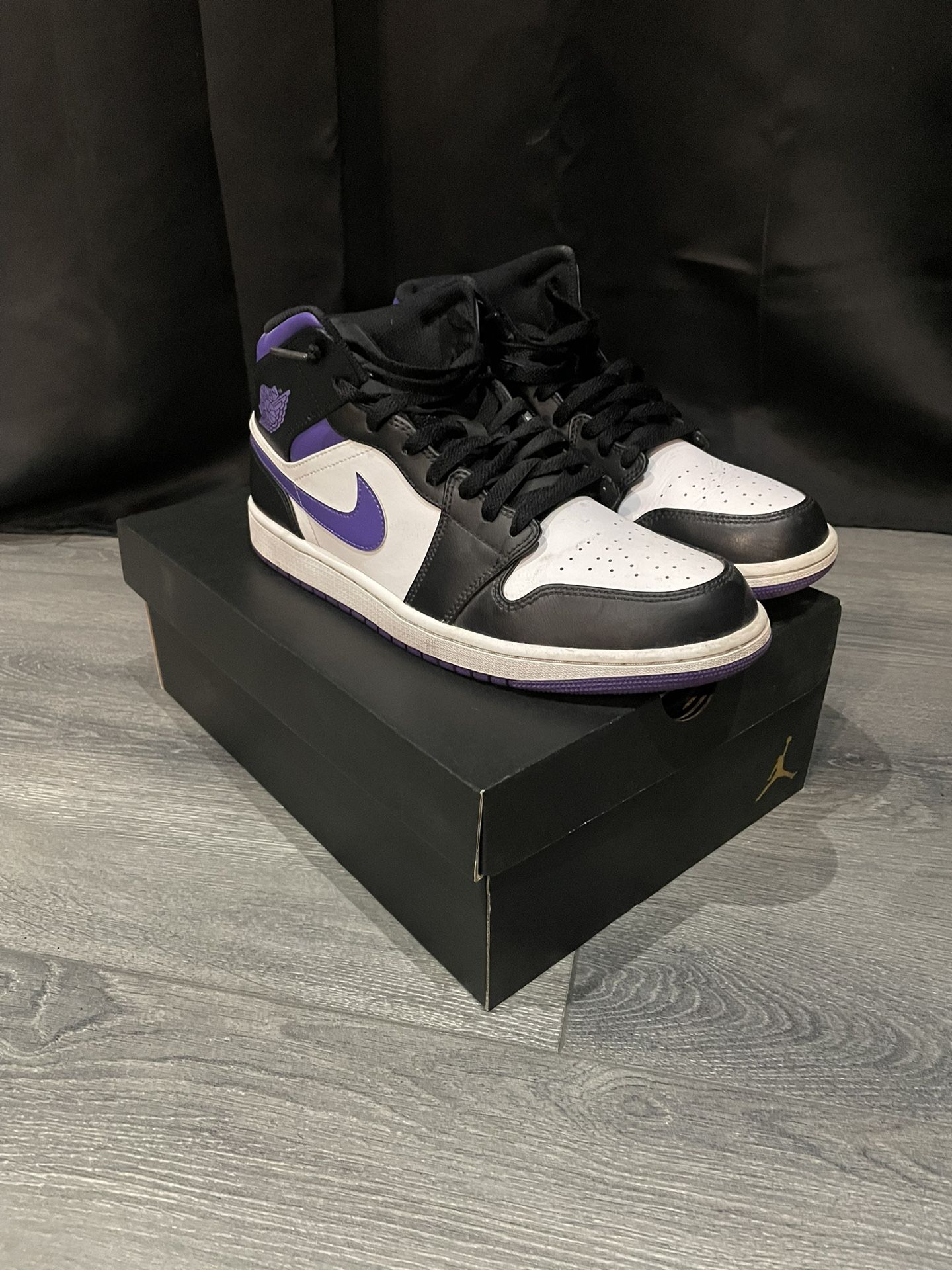 Air Jordan 1 Mid Court Purple 