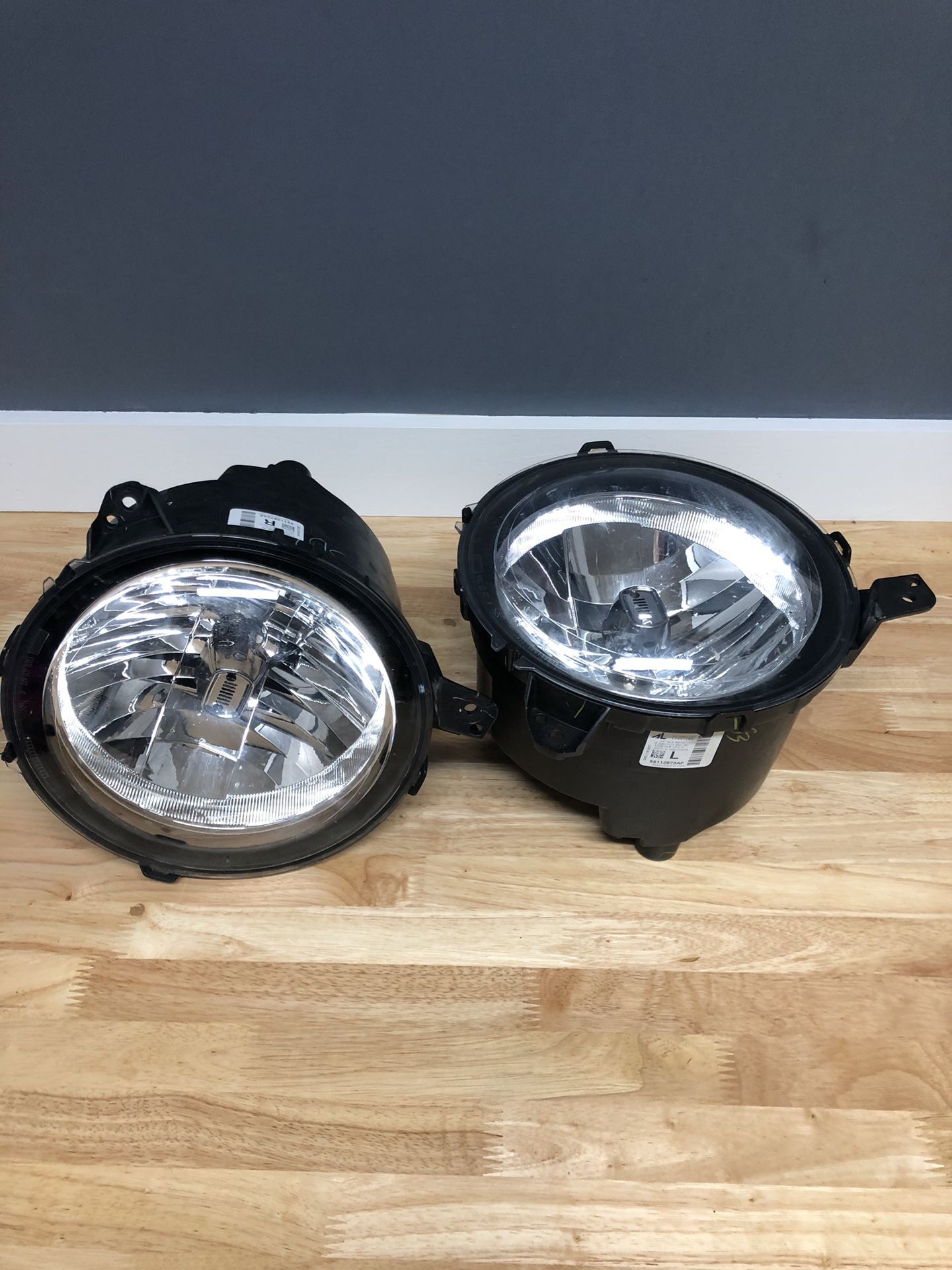 Jeep Wrangler Halogen Headlamps Right and Left.