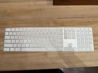 Apple Keyboard