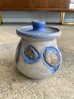 CERAMIC POT w lid- 5” tall