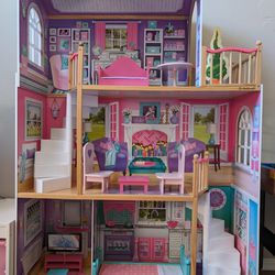 KidKraft Dollhouse & Barbie Dolls