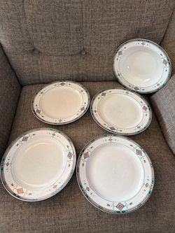 Studio Nova ADIRONDACK 4 Plates & 1 Bowl