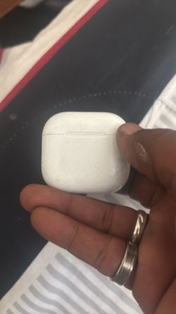 Apple AirPods 4 case