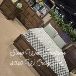 ✨️ 4pc Queen Bedroom ✨️ Furniture Sectionals, Dining Avail 