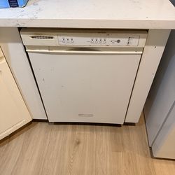 KitchenAid white dish washer used works great