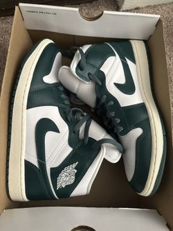 WMNS AIR JORDAN 1 MID