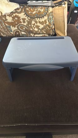 Foldable tray with storage